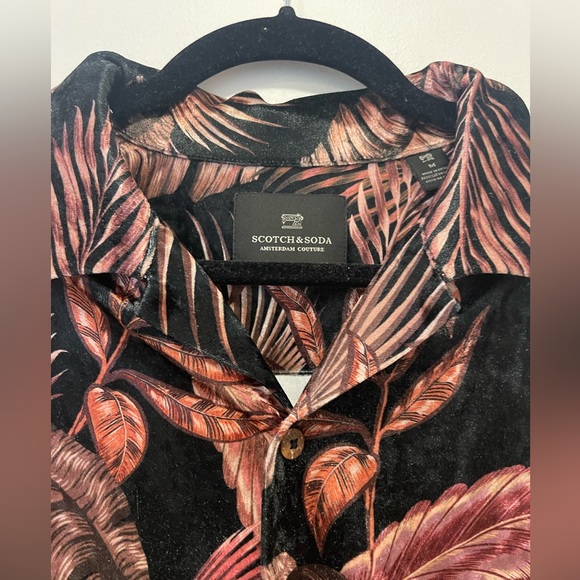 SCOTCH & SODA VELVET GRAPHIC T - Picture 3 of 4